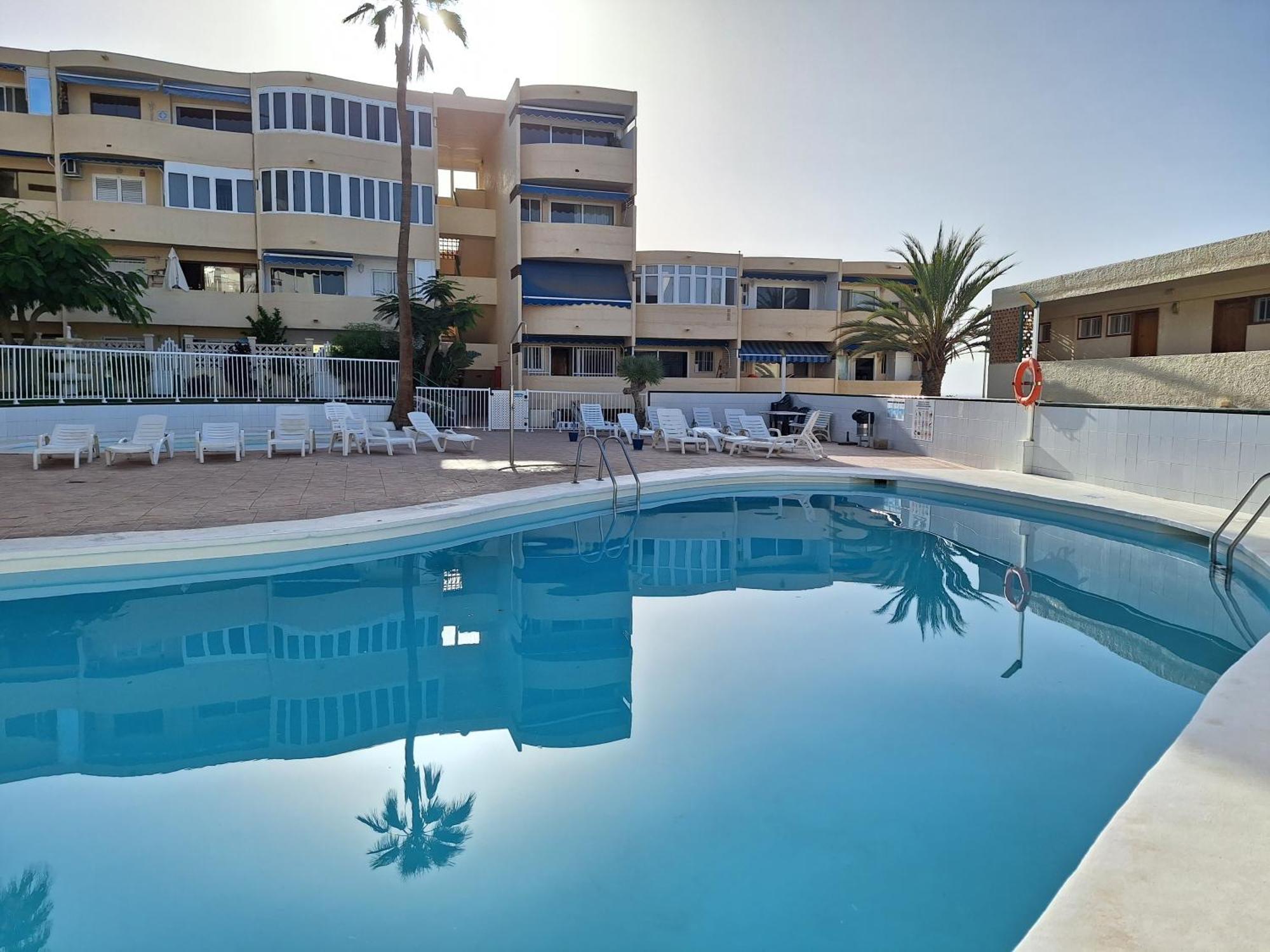 White And Quiet! Modern Apartment In San Agustin San Bartolomé エクステリア 写真